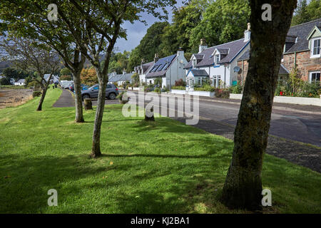 Parte della costa Nord 500, l'A896 guardando verso sud ovest lungo il loch anteriore del Lochcarron, Ross-shire, Scozia Foto Stock