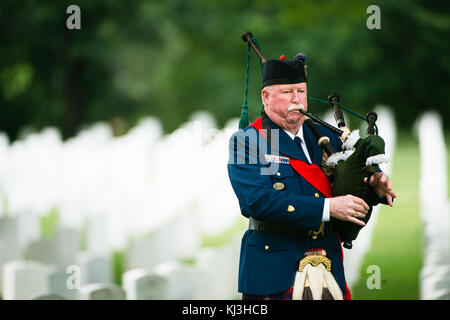 Servizio Graveside PER GLI STATI UNITI Army Sgt. 1. Classe Alan Lee Boyer nel Cimitero di Arlington (27843987965) Foto Stock