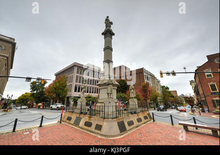 Soldati e marinai monumento a Lancaster, Pennsylvania. è un 43-piedi (13 m) alti revival gotico memoriale che sorge in penn Square nel centro cittadino Foto Stock