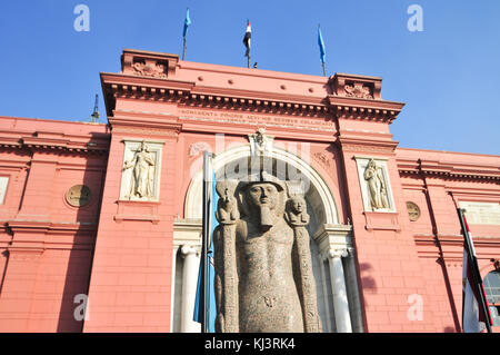 Il cairo, Egitto - 26 dicembre: il museo delle antichità egizie, noto anche come museo egizio sul dicembre 26, 2008 del Cairo in Egitto. è una delle m Foto Stock