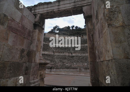 Teatro romano di Amman, Giordania -- Theatre fu costruito il regno di Antonino Pio (138-161 CE), il grande e forte struttura rake poteva ospitare circa 60 Foto Stock