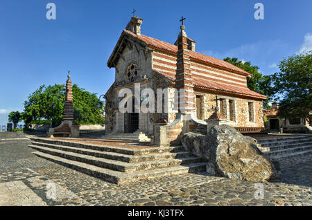 San Stanislao (chiesa Iglesia san estanislao de Cracovia in spagnolo). Antico borgo Altos de Chavon - città coloniale ricostruito in casa de campo, Foto Stock