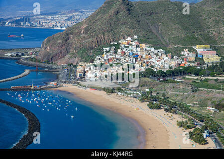Playa teresitas presso il villaggio di san andres, la più bella spiaggia a tenerife, Tenerife, Isole canarie, Spagna Foto Stock