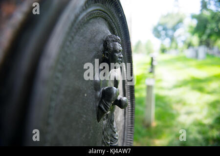 Primo giorno di estate 2017 presso il Cimitero Nazionale di Arlington (35340195711) Foto Stock