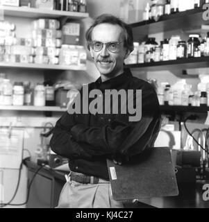 Un riferimento a "Fornace", che potrebbe indicare un sito storico, una struttura architettonica o un termine italiano relativo a un forno o forno utilizzato nei materiali di fabbricazione o di trasformazione. Foto Stock