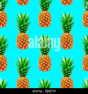 Ananas seamless pattern su blu estate sfondo, per l'uso nelle stampe Foto Stock