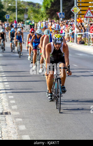 ROTA, Spagna - Settembre 04: Unidentified triatleti che partecipano sul XXI triathlon Herbalife Villa de Rota in settembre 04 , 2016, in Rota , Spagna Foto Stock