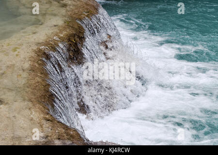 Acqua che scorre Foto Stock