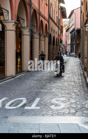 Meraviglie medievali di Bologna, Palazzo Grassi in Via Marsala. La città di Bologna vita, Italia. Foto Stock