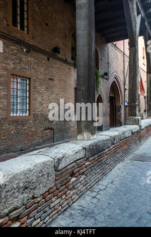 Meraviglie medievali di Bologna, Palazzo Grassi in Via Marsala. La città di Bologna vita, Italia. Foto Stock