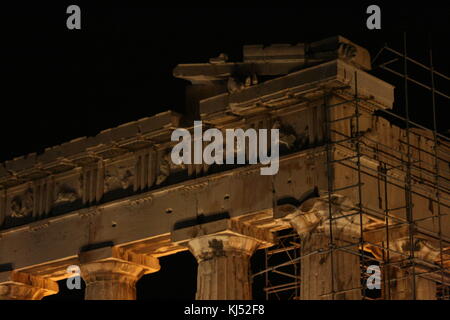 Il Partenone di notte. Acropoli di Atene in Grecia. Foto Stock