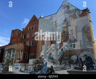 L'edificio Beasley murale in Philadelphia da Michael Webb (1947-) un artista americano. In data xx secolo Foto Stock