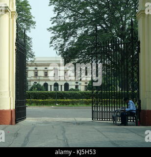 La teen Murti Bhavan (Teen Murti Casa) è la ex residenza del Primo Ministro dell'India, Jawaharlal Nehru di Nuova Delhi, India, che qui soggiornò per 16 anni fino alla sua morte il 27 maggio 1964. È stato progettato da Robert Tor russe Foto Stock