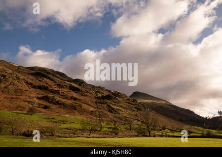 Giornata autunnale sulla a591 attraverso il Lake District, Cumbria Inghilterra Regno Unito Foto Stock