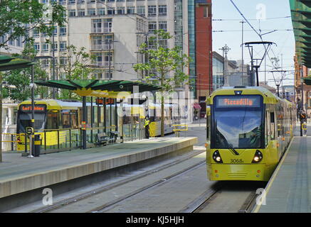 Metrolink (noto anche come Manchester Metrolink) tram/sistema di ferrovia leggera in Greater Manchester, Inghilterra. 2017 Foto Stock