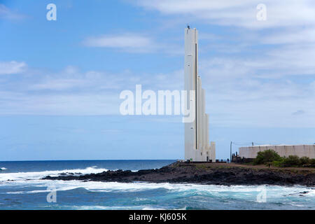 Faro de Punta del Hidalgo, futuristico faro di Punta del Hidalgo, a nord di isola, isola di Tenerife, Isole canarie, Spagna Foto Stock