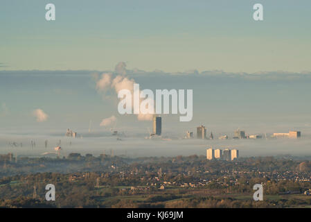 Una vista su daisy nook e est verso Manchester City Centre Manchester in distanza. Foto Stock