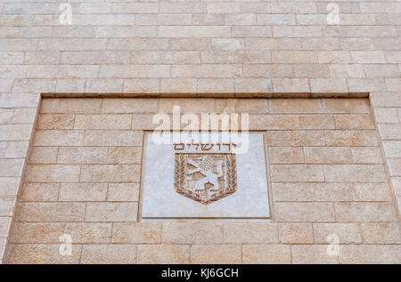 Leone di Giuda emblema trovati su una strada di Gerusalemme, Israele. Foto Stock