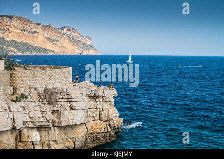 I turisti sul mare, Cassis, Francia, Europa. Foto Stock