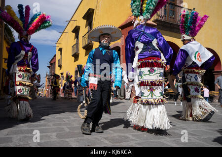 4 marzo, 2016, san miguel de allende, Messico: mascherato ballerini di strada al senior de la conquista la celebrazione Foto Stock