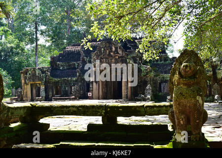 Uno dei molti templi intorno a Angkor Wat, siem reap, Cambogia. Queste sono state costruire hundres di anni fa e sono ancora frequentemente usato oggi. Foto Stock