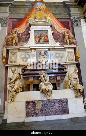 Tomba di Michelangelo nella chiesa di Santa Croce, Firenze, Italia Foto Stock