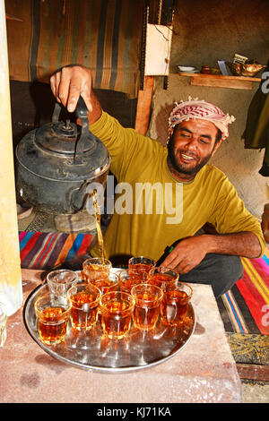 Bedouin tea time Foto Stock
