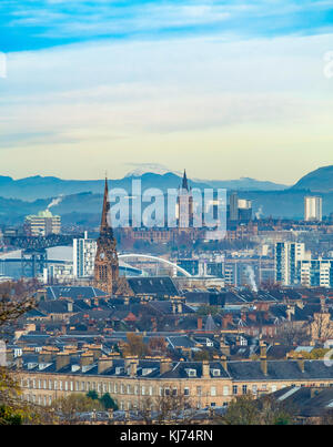 Skyline di Glasgow da Queens Park nel Sud della città. La Scozia, Regno Unito Foto Stock