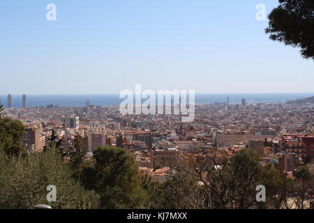 La vista panoramica della città di Barcellona dal Parco Guell Foto Stock