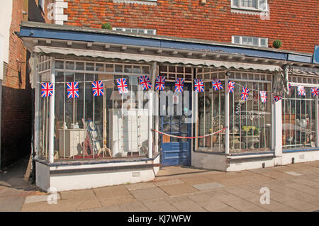 Tenterden, negozio di antiquariato, Kent, Inghilterra, Foto Stock