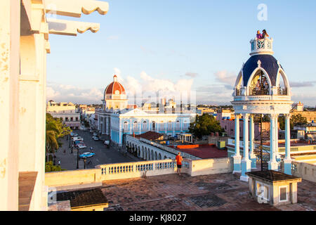 Vista dal Palacio Ferrer - Casa Provinciale de la Cultura, Cienfuegos, Cuba Foto Stock