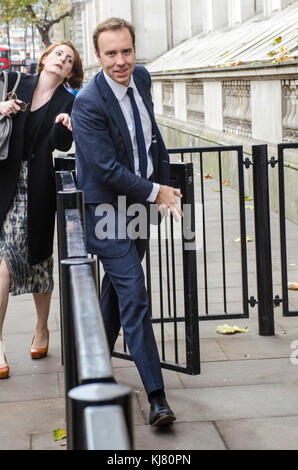 Londra, UK, 21/11/2017 Matthew John David 'Matt' Hancock MP un partito conservatore britannico politico arriva a Downing Street. Foto Stock