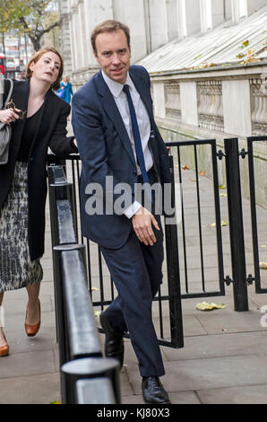 Londra, UK, 21/11/2017 Matthew John David 'Matt' Hancock MP un partito conservatore britannico politico arriva a Downing Street. Foto Stock