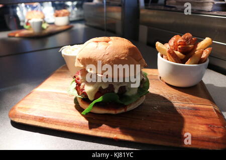 Burger, Scozia, manzo, carne di cervo, cheeseburger Foto Stock