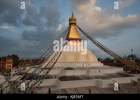 Il grande stupa di Boudhanath, Kathmandu, Nepal Foto Stock