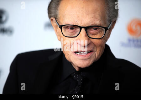 Larry King assiste la 45th International Emmy awards 2017 all'Hilton hotel il 20 novembre 2017 in New York City. Foto Stock