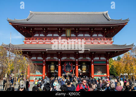 Giappone, Tokyo, Nov 18 2016, gate di Sensoji di Asakusa-ji, Tokyo, Giappone. Foto Stock