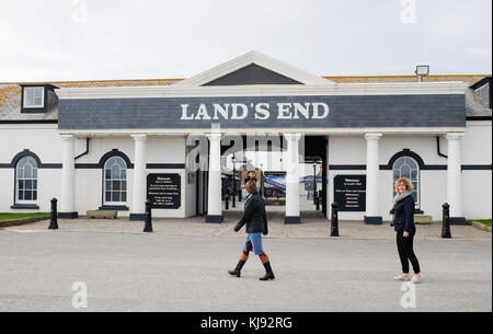 Land's End Cornovaglia novembre 2017 Land's End (Cornovaglia: Penn an Wlas o Pedn an Wlas) Foto Stock