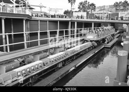 Un roller coaster nel processo di avvio Foto Stock