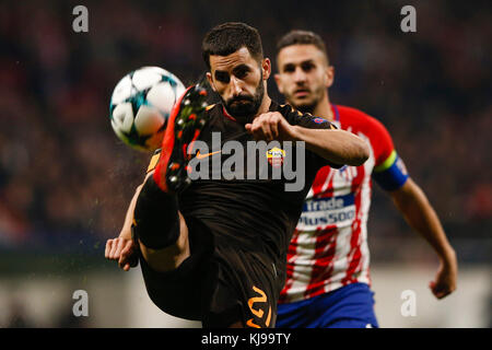 Madrid, Spagna. 22 Novembre, 2017. Maxime Gonalons (21) Roma il lettore. UCL Champions League tra Atlético de Madrid vs Roma a Wanda Metropolitano stadium in Madrid, Spagna, 22 novembre 2017 . Credito: Gtres Información más Comuniación on line, S.L./Alamy Live News Foto Stock