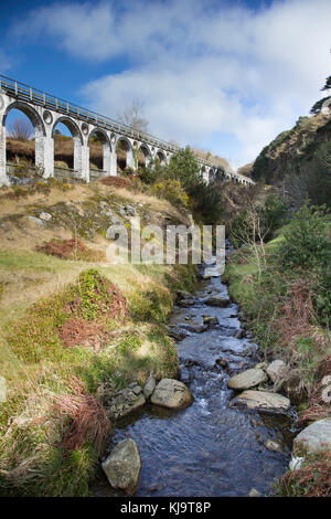 Laxey viadotto della ruota e streaming Foto Stock