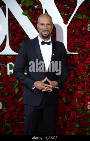 NEW YORK, NY - GIUGNO 12: Common partecipa al 70° Tony Awards annuale al Beacon Theatre il 12 giugno 2016 a New York City. Persone: Comune Foto Stock