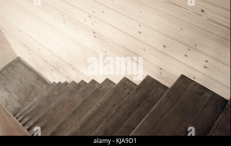 Scale di legno. vuota casa in legno interno Foto Stock