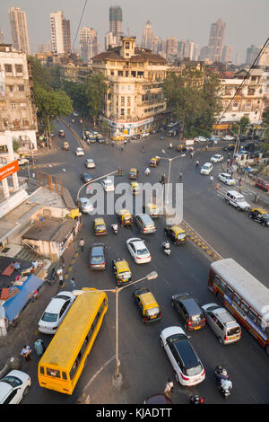 Vista aerea del traffico nel centro di Mumbai Foto Stock