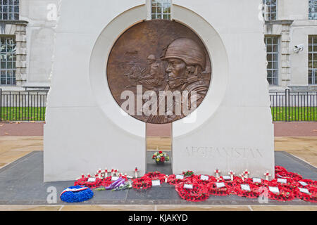 Londra, City of Westminster l'Iraq e Afghanistan Memorial in Victoria Embankment Gardens sul ricordo domenica Foto Stock