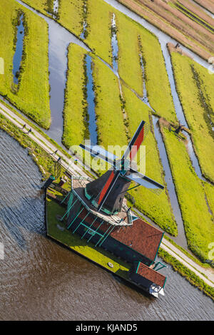Vista aerea di mulini a vento di Zaanse Schans, Paesi Bassi Foto Stock