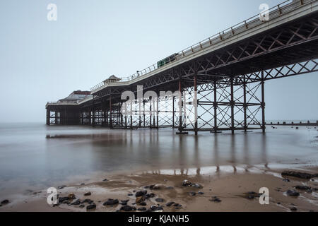 Una lunga esposizione foto del Cromer Pier in Norfolk Foto Stock