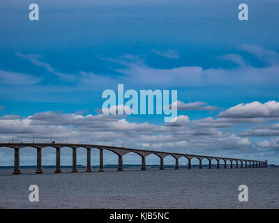 Ponte di confederazione di PEI da Cape Jourimain, New Brunswick, Canada. Foto Stock