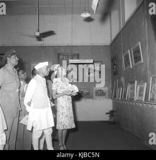 Jawaharlal Nehru e la Contessa Mountbatten in tutta l India Belle Arti e mestieri della società mostra annuale Foto Stock