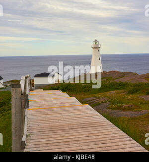 Cape Spear Lighhouse (1955) un calcestruzzo torre ottagonale, Avalon Penisola, Terranova, Canada Foto Stock